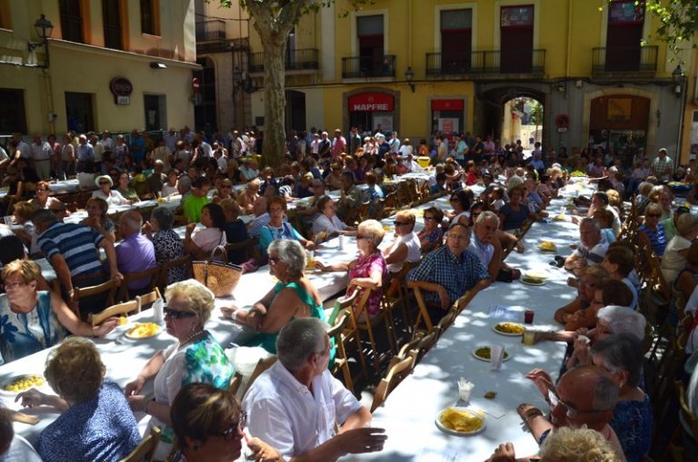 Havaneres, jocs, monòlegs i concerts en un dilluns festiu de gran seguiment
