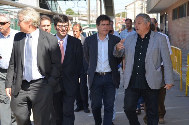 FGC reforça el servei de la línia S8 i construeix una nau per protegir el patrimoni ferroviari