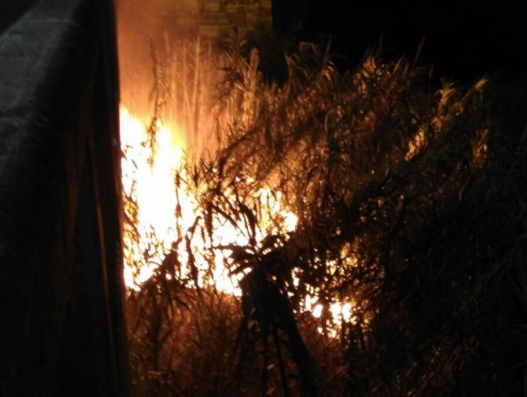 El mal ús de material pirotècnic provoca quatre incendis durant la revetlla de Sant Joan