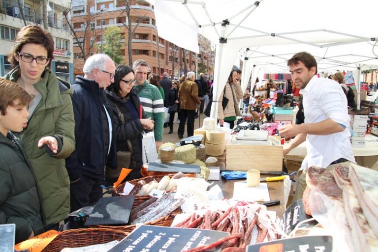 Una munió de visitants al Forastock consolida les rebaixes de l’associació Nou Martorell