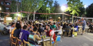 Més de 600 persones s’apleguen en el sopar de germanor al barri de Torrent de Llops i rodalies