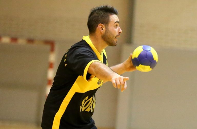 El Club Handbol Martorell perd el liderat i la imbatibilitat a la pista del Terrassa B