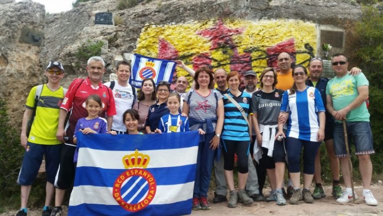 La Penya Barcelonista visita el Camp Nou i la Blanc Blava fa la XVI pujada a Montserrat
