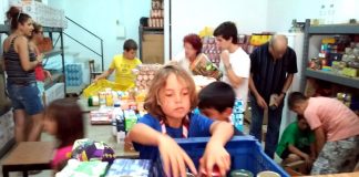 El CAU Joan XXIII recull 549 quilos de menjar per a Càritas en la matinal de dissabte