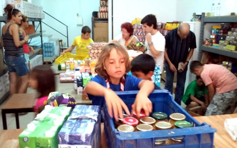 El CAU Joan XXIII recull 549 quilos de menjar per a Càritas en la matinal de dissabte