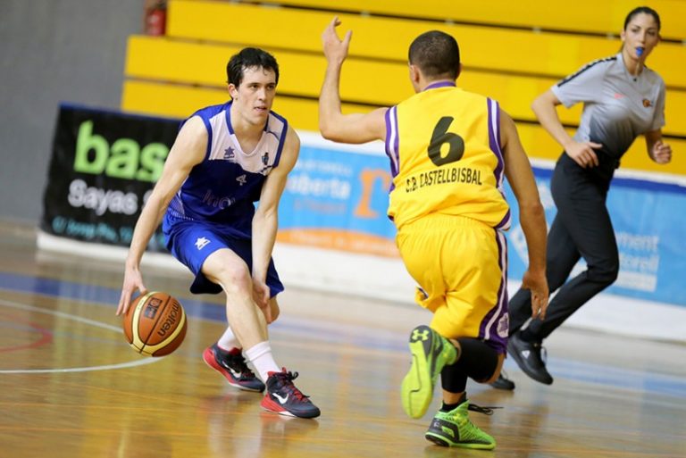 El CB Martorell toca fons amb una derrota contundent al pavelló esportiu (41-60)