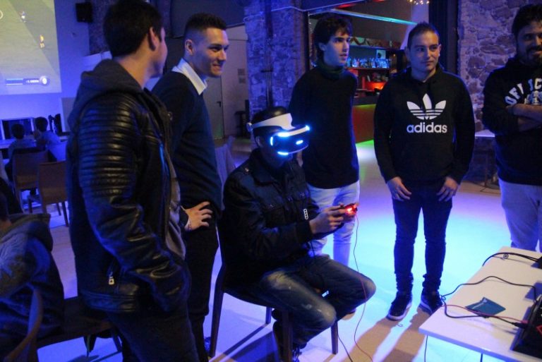 L’Associació Juvenil Social Lovers i Gamers celebra el Christmas Gamer solidari a l’Ateneu