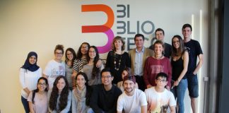 Paz Montserrat, professora de l’Institut Joan Oró, presenta el llibre ‘Hormonautas’