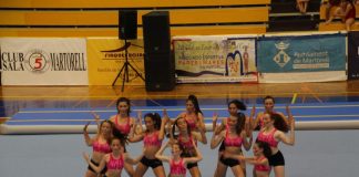 Desfilada de les activitats de New Dance, Gimnàstica Artística i Gent Gran al Pavelló Esportiu