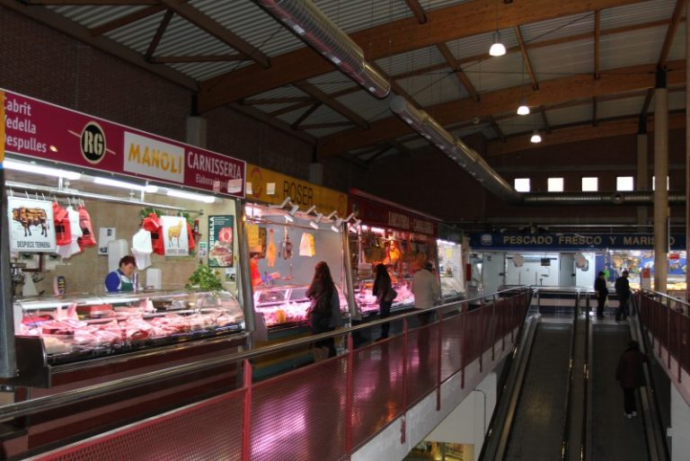 El Mercat Municipal Les Bòbiles sortejarà 600 euros en vals de compra aquesta tardor