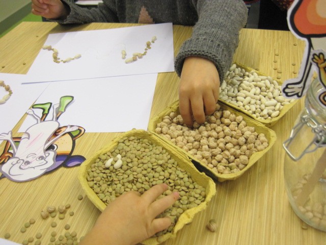 La mongeta Tineta, el cigró Petitó i la llentia Mia ajuden a descobrir hàbits saludables