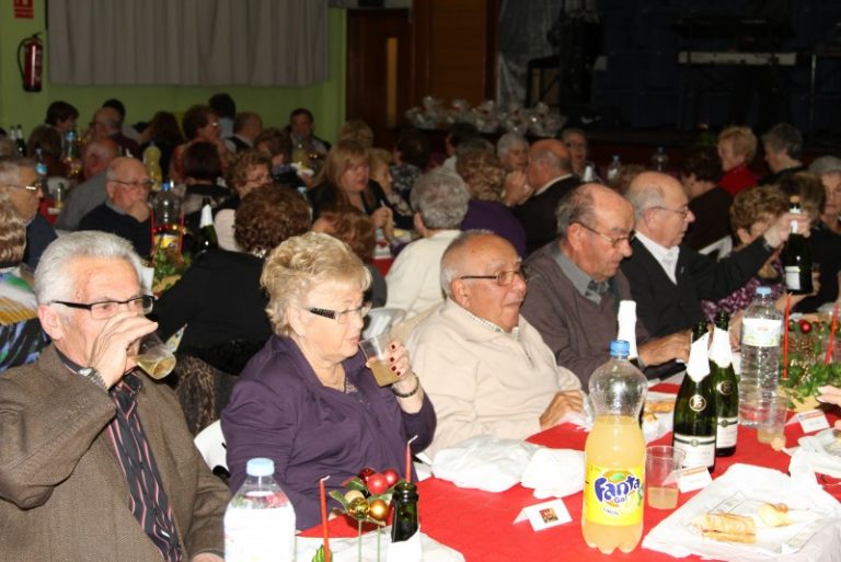 L’Esplai de gent gran de La Vila clou el 29è aniversari amb un berenar, música i ball