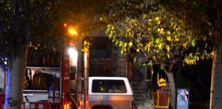 Una avaria en una secadora provoca un petit incendi en un pis del carrer Esparreguera