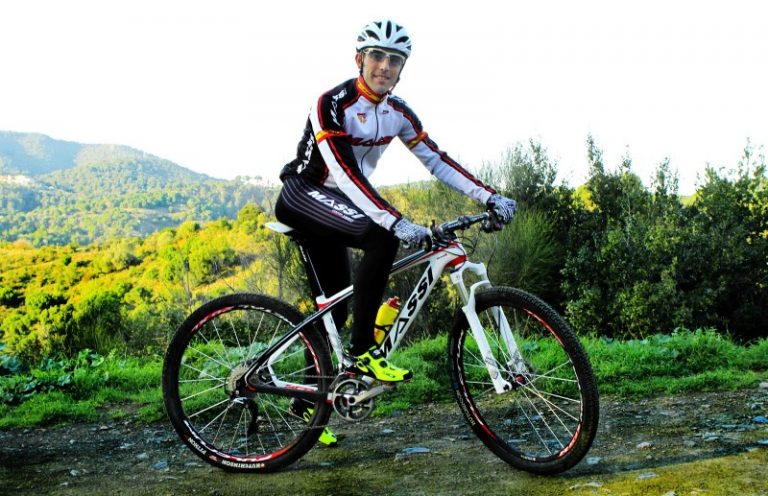 El biker martorellenc Israel Núñez tornarà a ser corredor d’elit la propera temporada