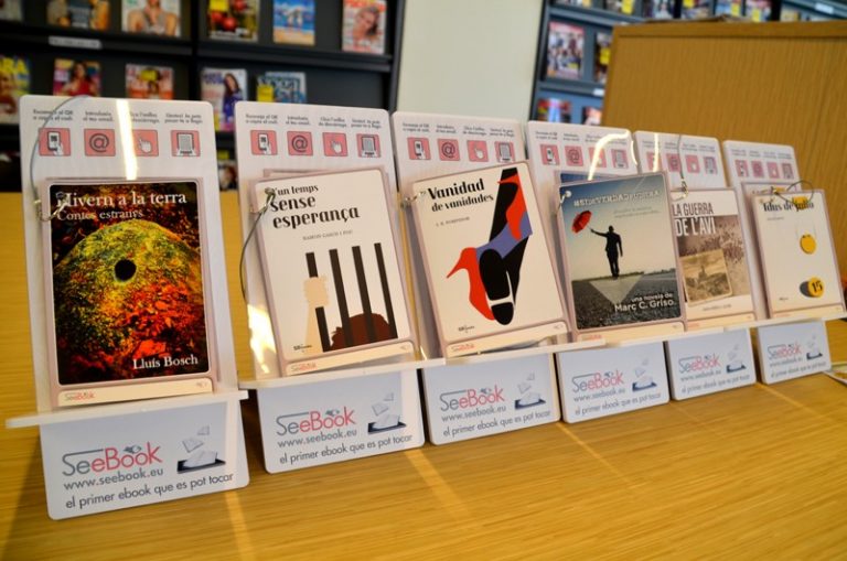 En marxa el sistema de descàrrega de llibres amb el Codi QR a la Biblioteca Martorell