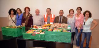 Lliurats a Càritas i la Creu Roja els 354 quilos de menjar recaptats al Sant Jordi Solidari