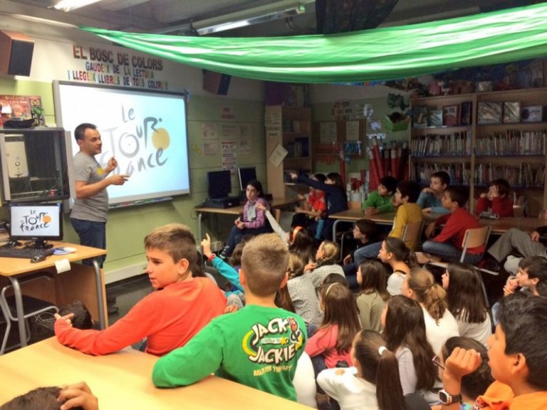 Les cooperatives escolars de Martorell realitzen un taller d’imatge corporativa i logotip