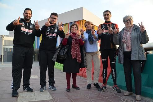 L’Associació Catalunya Contra el Càncer rep a Martorell l’expedició solidària Lúatlon