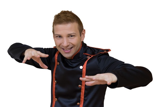 Màgia, coreografies, malabars i bon rotllo al nou xou ‘Més que màgia’ del Mag Stigman