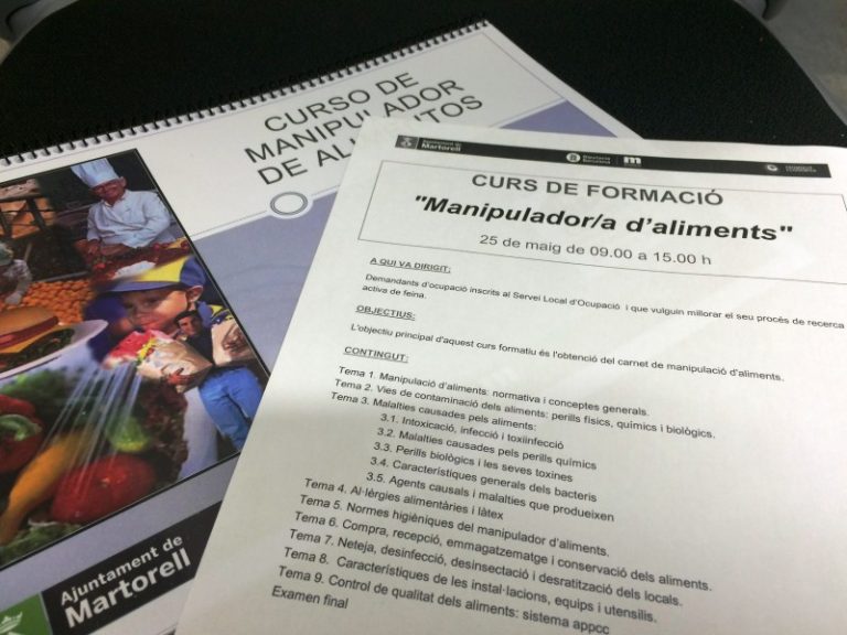 Una cinquantena de persones en situació d’atur es formen en manipulació d’aliments