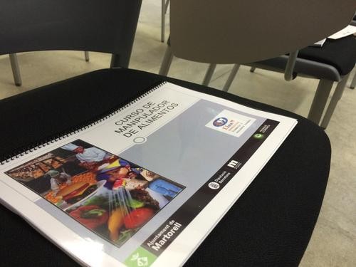 Comença el programa ‘Martorell Adapta’t’ amb un curs de manipulador d’aliments