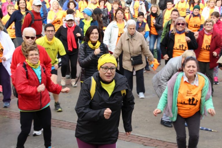 Uns 1.700 caminaires saluden la primavera fent marxa a la muntanya de Martorell