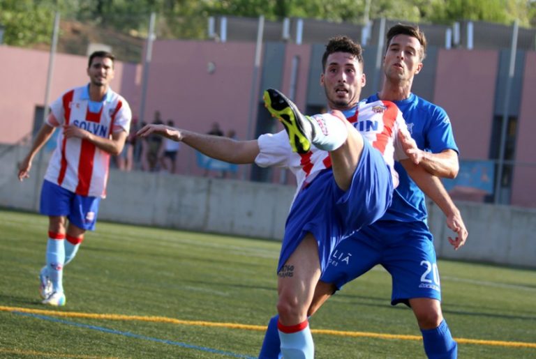 El Club de Futbol Martorell guanya a Carme (1-2) i torna a liderar Tercera Catalana