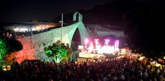 Unes 1.500 persones donen la benvinguda al II Pont a les Arts les nits de divendres i dissabte