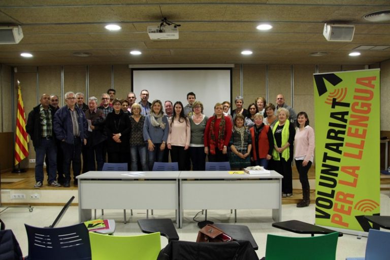 Participants del Voluntariat per la Llengua es presenten en una edició que formarà 18 parelles