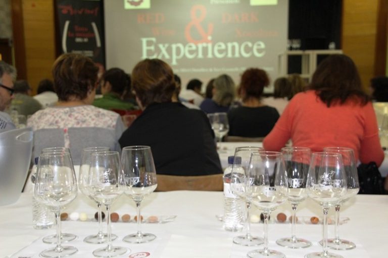 El Red & Wine Experience proposa als assistents un joc de sabors contrastats entre vins i catànies