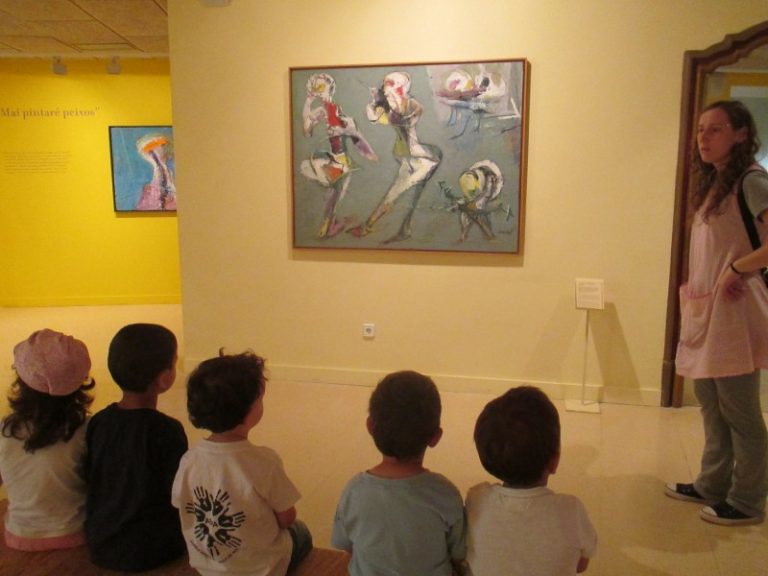 Infants de la Llar Riu de Sons descobreixen amb un taller l’obra del pintor Jaume Muxart