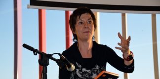 Empar Moliner: "el meu nou llibre de contes parla d’allò que m’envolta, dels meus grups"