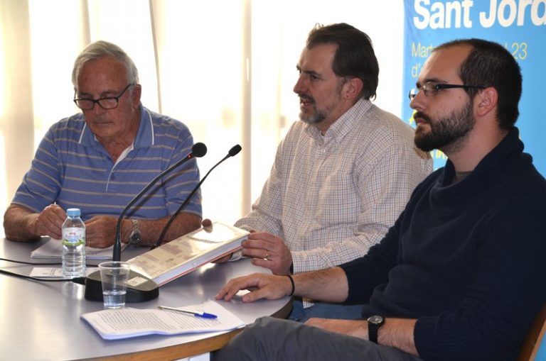 Presentat a la Fira del Llibre el volum commemoratiu de la línia ferroviària Tarragona-Martorell