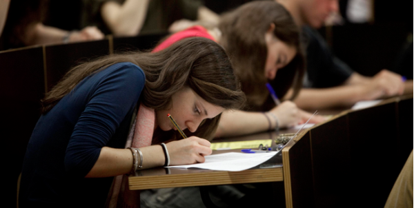 Gairebé un centenar d’alumnes de Martorell comença la Prova d’Accés a la Universitat (PAU)