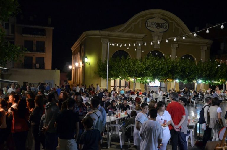 Més d’un miler de persones passen per una diversificada ‘Shopping Night’ a El Progrés