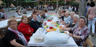 Especial festa al barri de Buenos Aires per commemorar el 50è aniversari del seu naixement Sopar popular Buenos Aires