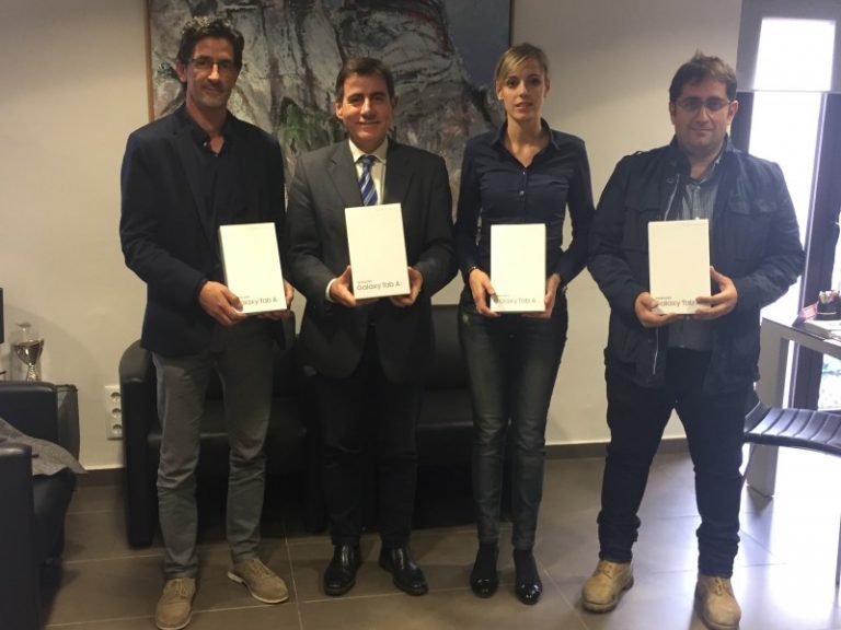 L’Ajuntament de Martorell acorda amb Sorea la donació de 10 tauletes digitals tàctils