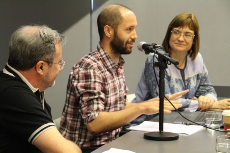 El filòleg martorellenc Aleix Ruiz fa un col·loqui sobre els textos budistes a la Biblioteca Martorell