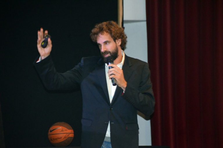 Roger Grimau: “Porto molt millor del que pensava la retirada del bàsquet professional”