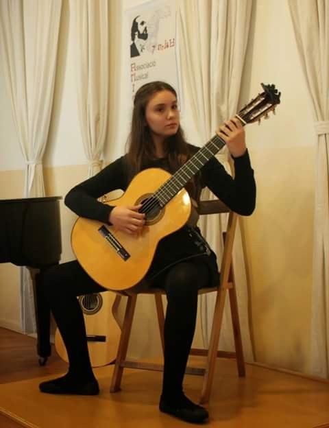 Carmen Zarco, de l’Escola de Música, guanya el Concurs de guitarra José Luis Lopategui