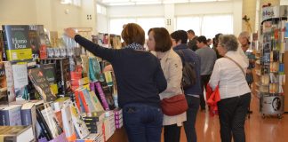 Sant Jordi fa bategar l’entorn del Centre Cultural en una jornada radiant i multitudinària Sant Jordi 2017