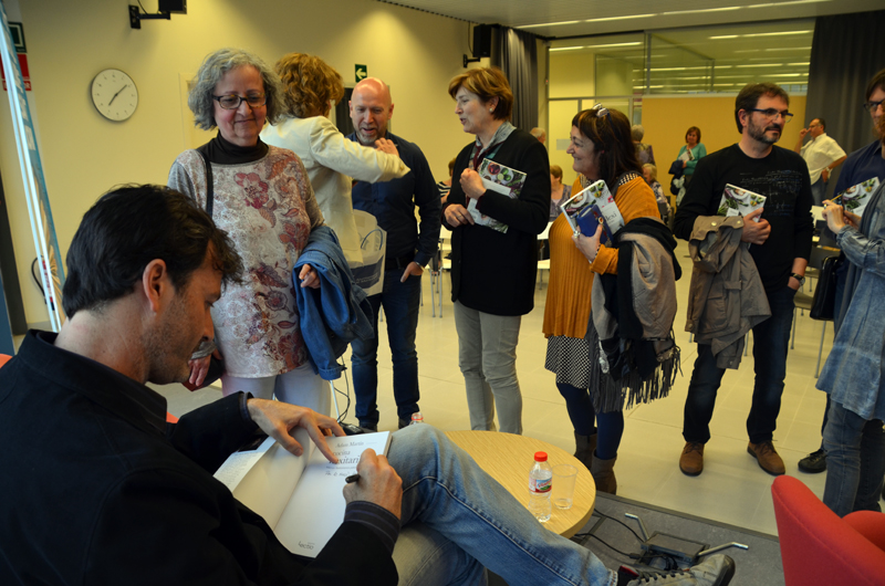39a Fira del Llibre de Sant Jordi. Presentació del llibre Cuina Flexi. La tècnica de Cultura Josefina Canals