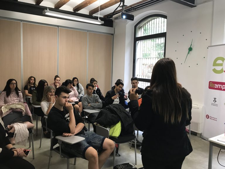Alumnes del PFI-PTT participen d’una sessió de sensibilització a l’emprenedoria al Molí Empresa
