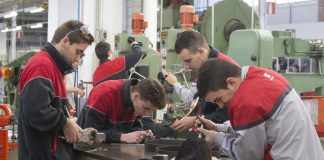 Una setantena de joves podran formar-se a l’Escola d’Aprenents de SEAT el proper curs Escola Aprenents SEAT