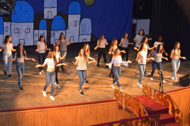 Teatre solidari Mans Merced&agrave;ries